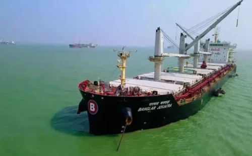দীর্ঘ অপেক্ষার পর হরমুজ প্রণালি পার হলো ‘বাংলার জয়যাত্রা’ 